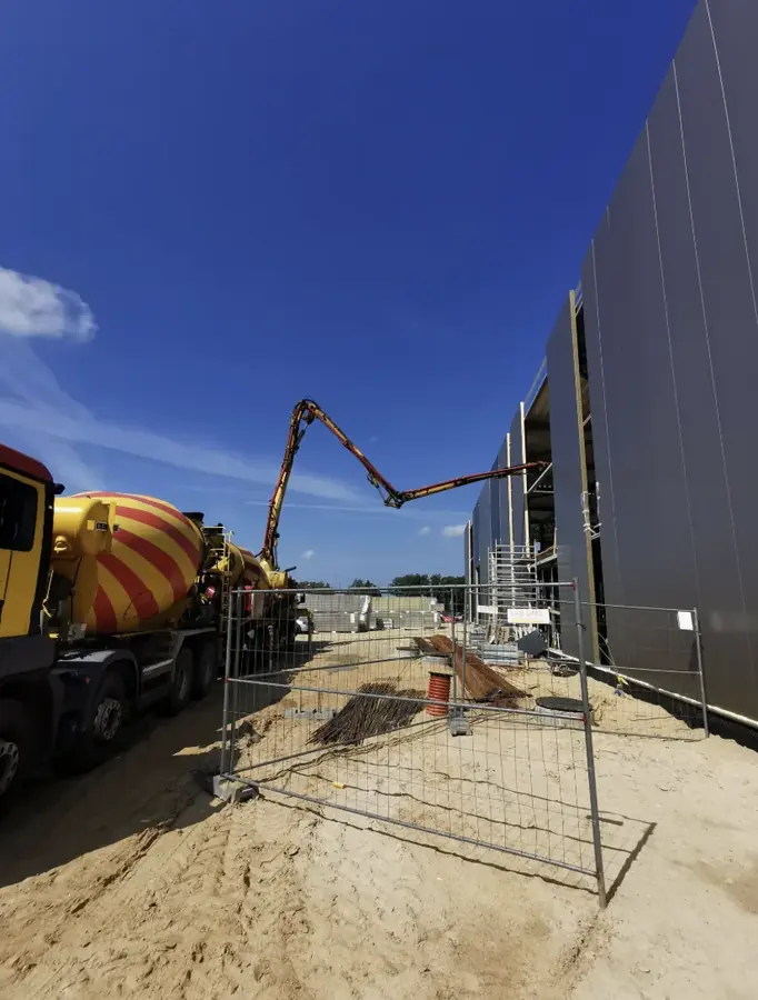 Trijų prekybos paskirties pastatų statybos projektas